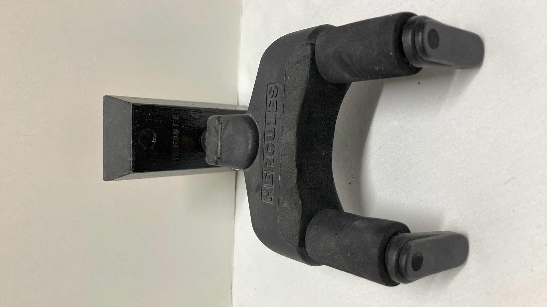 Photo 1 of HERCULES AUTO GRIP SYSTEM WALL MOUNTED GUITAR HANGER MODEL GSP38WB (3)
