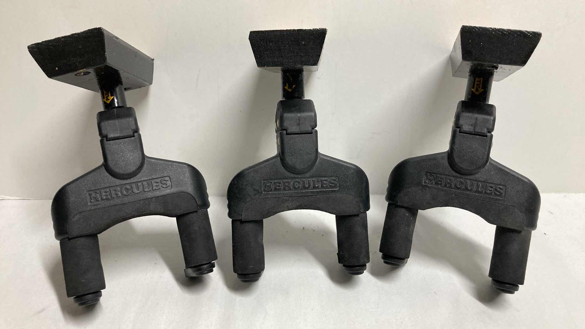 Photo 1 of HERCULES AUTO GRIP SYSTEM WALL MOUNTED GUITAR HANGER MODEL GSP38WB (3)