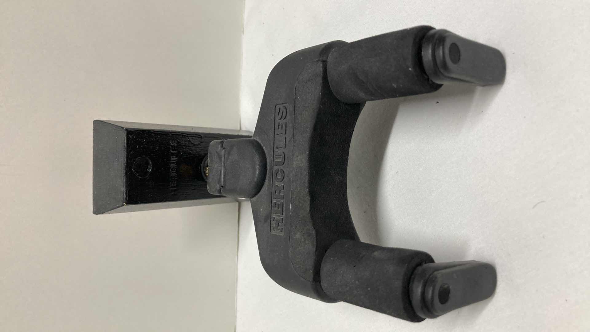 Photo 1 of HERCULES AUTO GRIP SYSTEM WALL MOUNTED GUITAR HANGER MODEL GSP38WB (3)