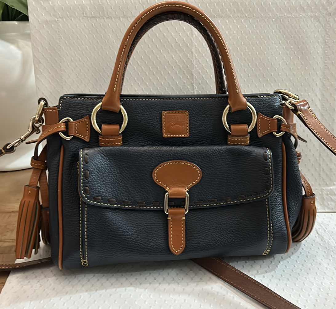 Photo 1 of DOONEY AND BURKE HANDBAG W KEYCHAIN PURSE