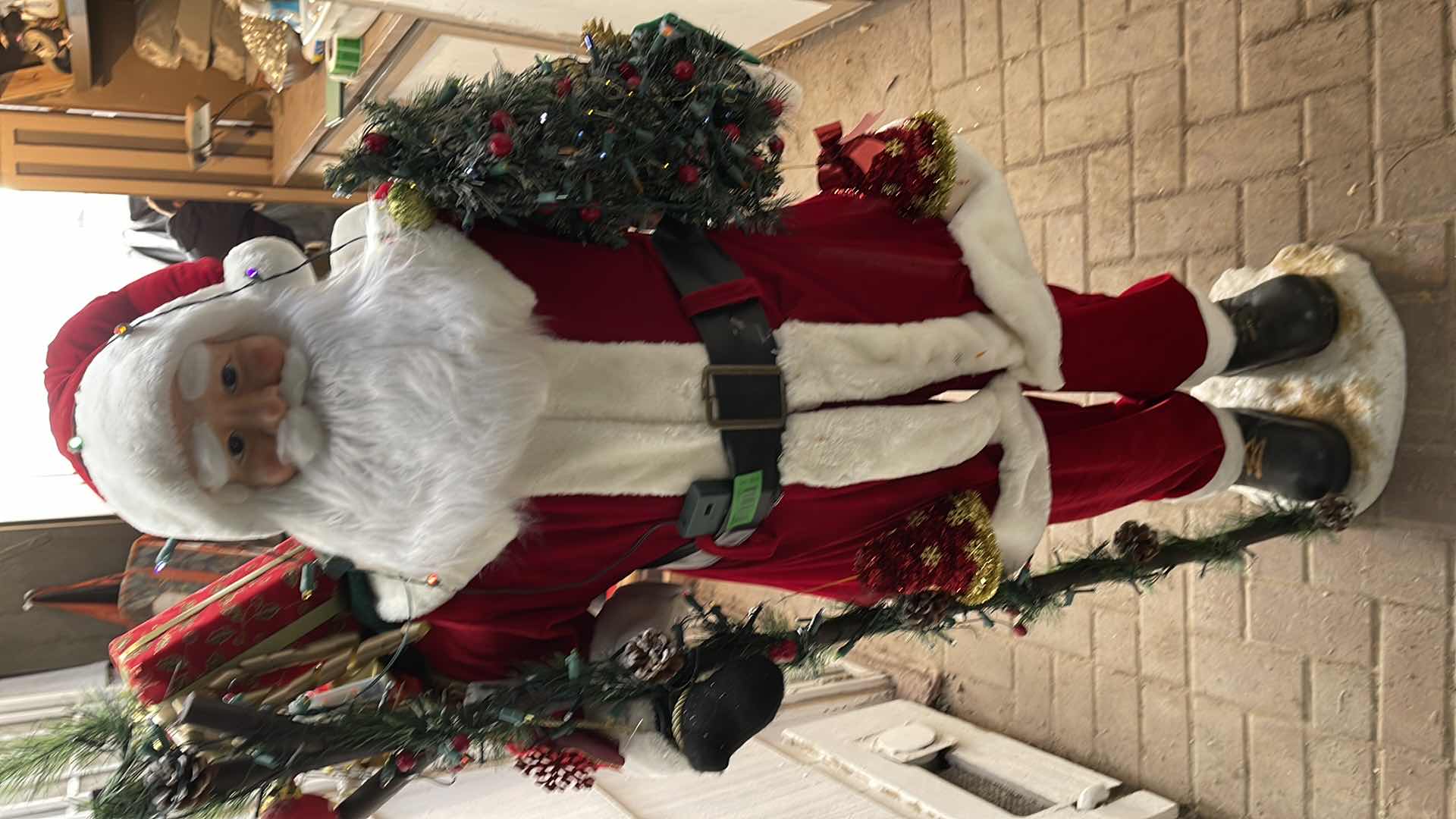 Photo 1 of LIFESIZE SANTA CLAUSE 5’ H