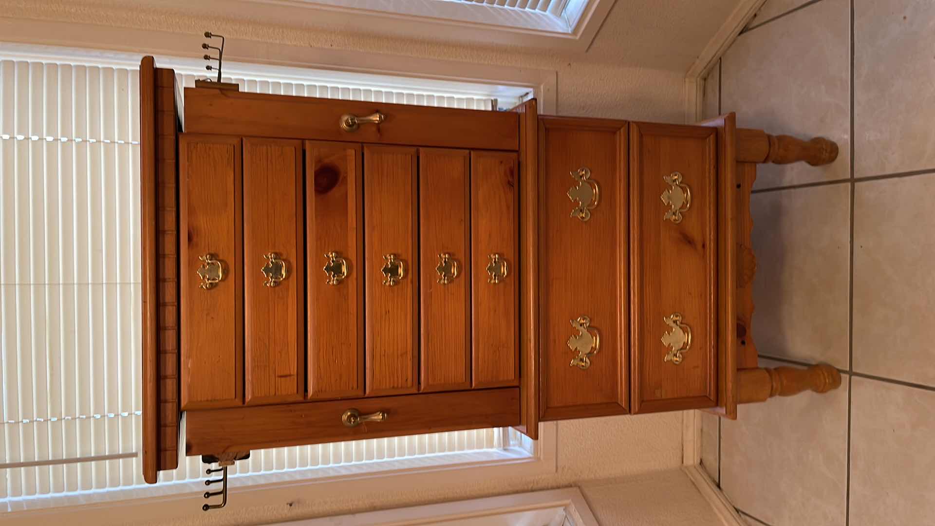 Photo 1 of JEWELRY ARMIOR 19x15x42