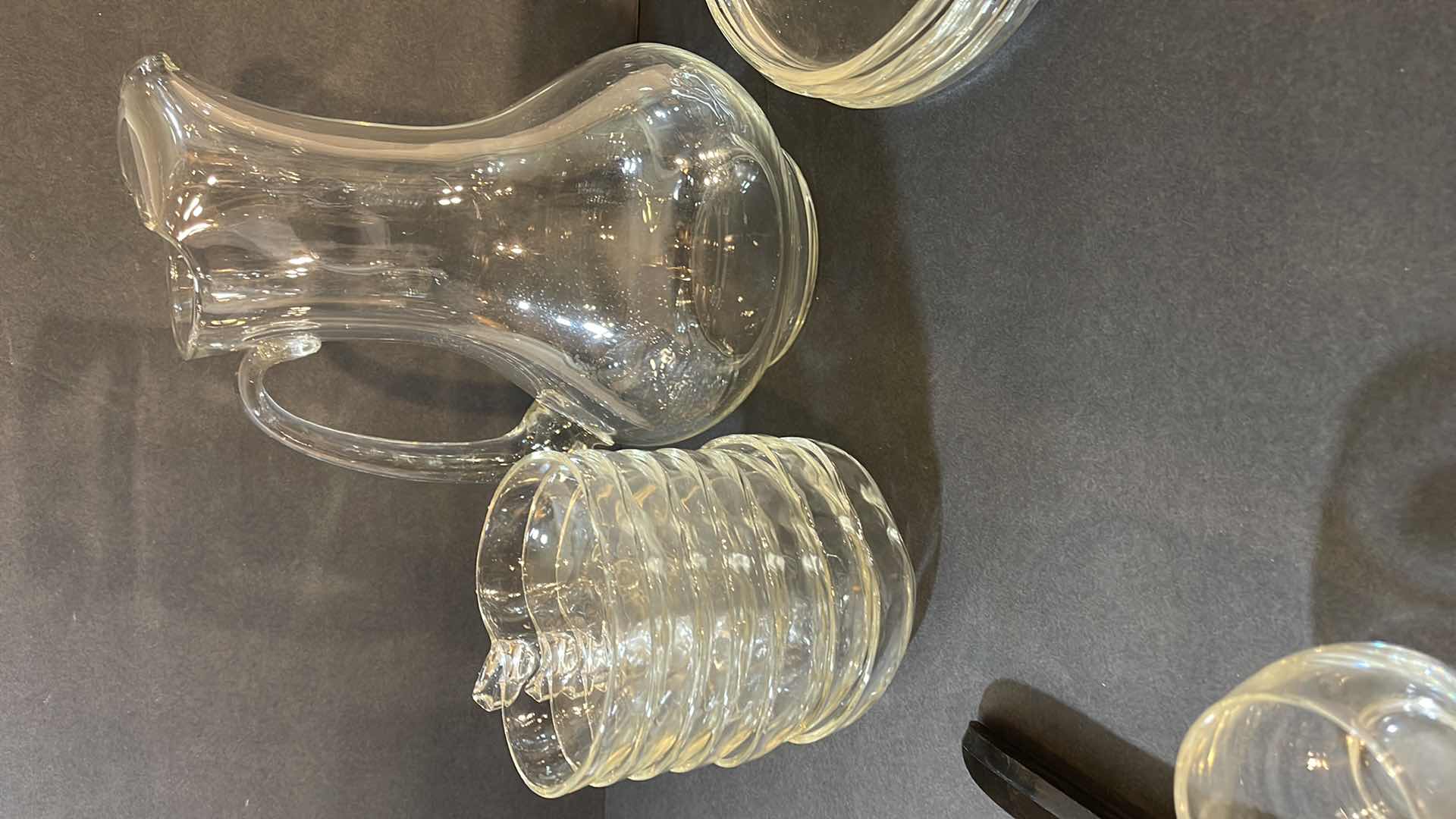 Photo 1 of VINTAGE APPLE PLATES AND BOWLS SET OF 6 & PICHURE