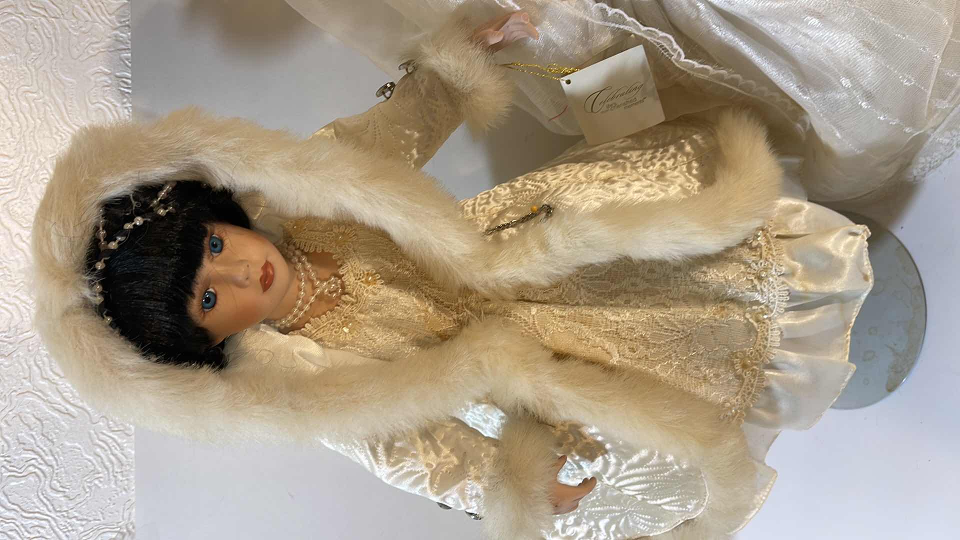 Photo 1 of CHRISTMAS AROUND THE WORLD- LIFES MOST CHERISHED MOMENTS & LIMITED EDITION