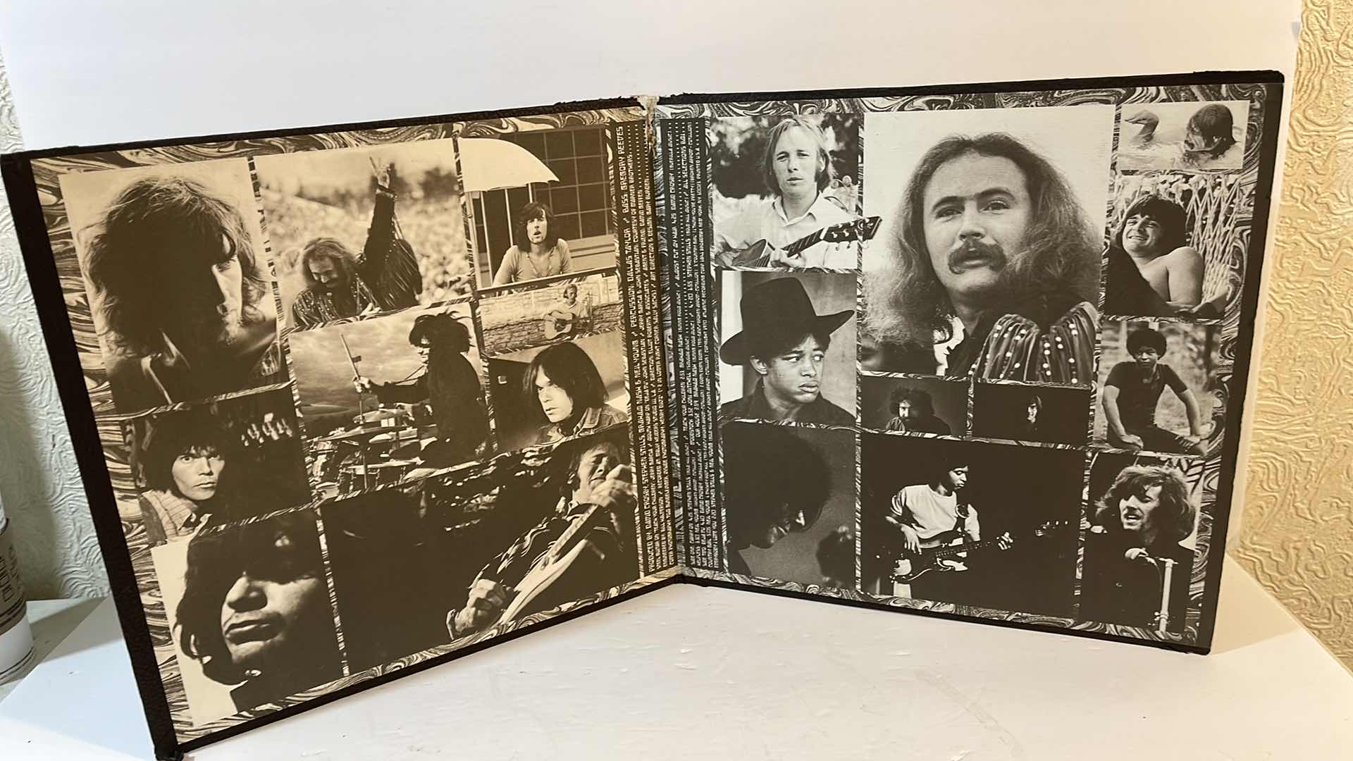 Photo 1 of VINTAGE RECORDS- CROSBY STILLS & NASH , JACKSON 5, TONY BENNETT, SANTA ESMERALDA