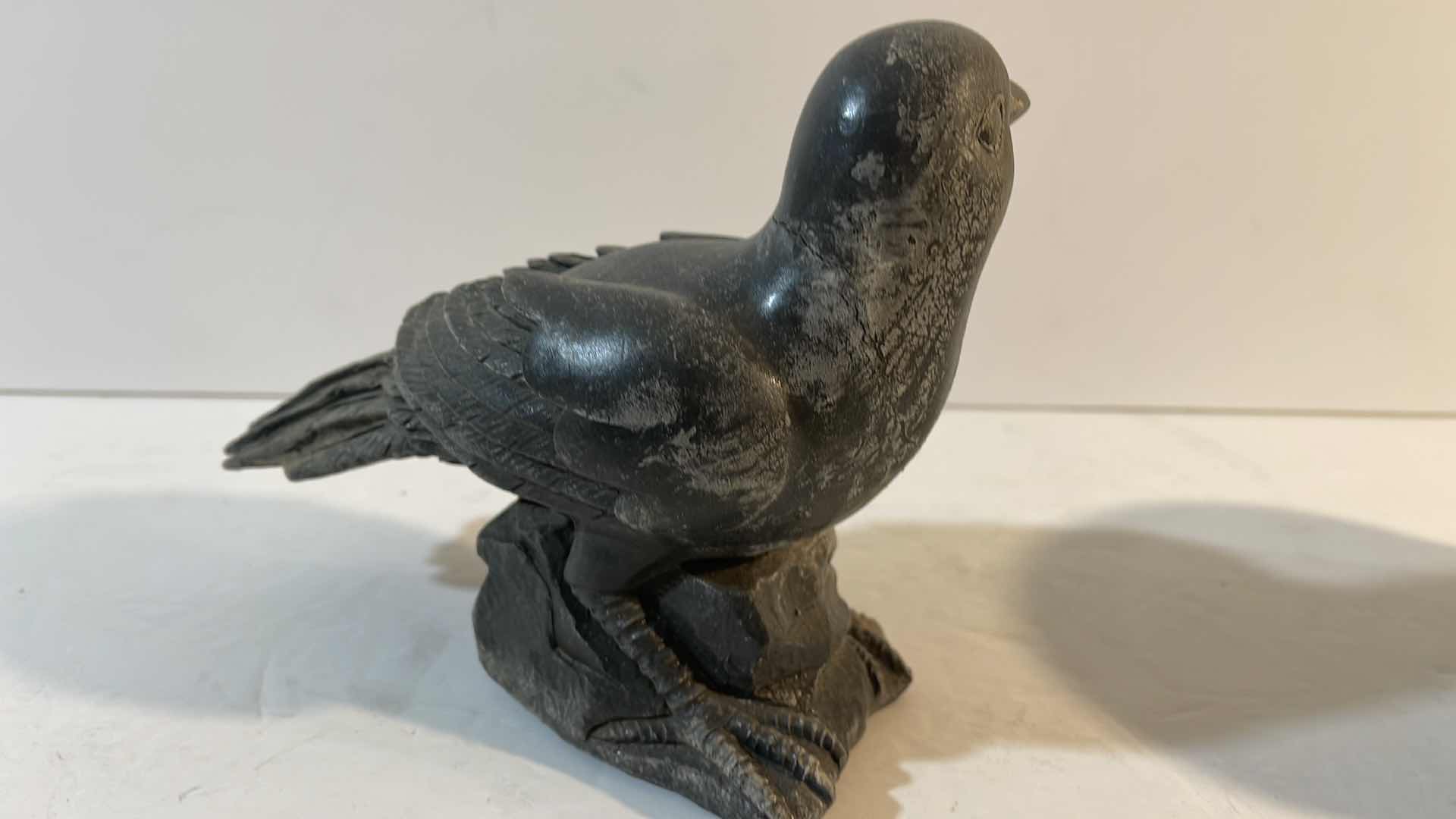 Photo 1 of BLACK STONE RAVEN WITH ASIAN / KOREAN VINTAGE COVERED BOWL