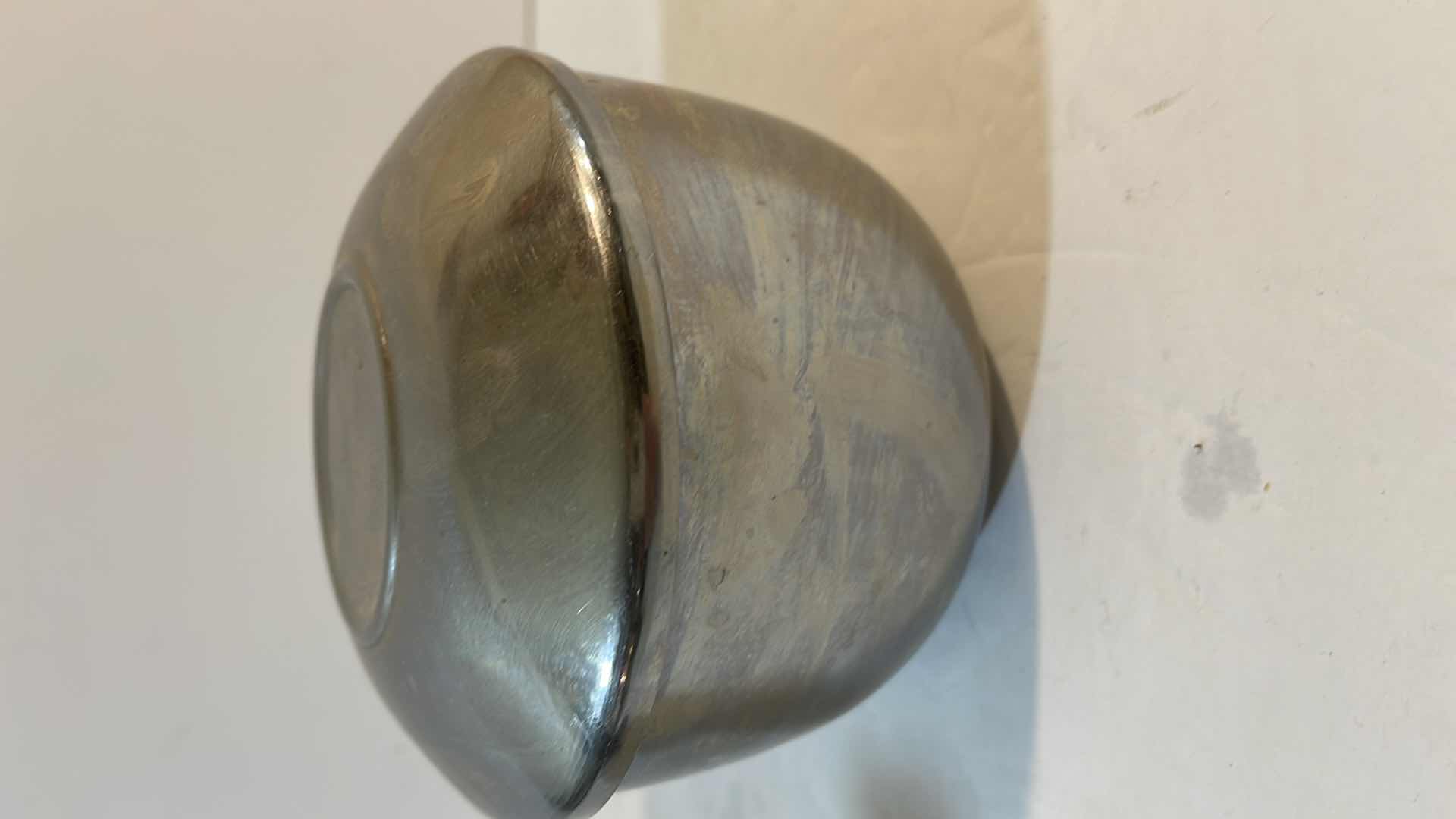 Photo 1 of BLACK STONE RAVEN WITH ASIAN / KOREAN VINTAGE COVERED BOWL