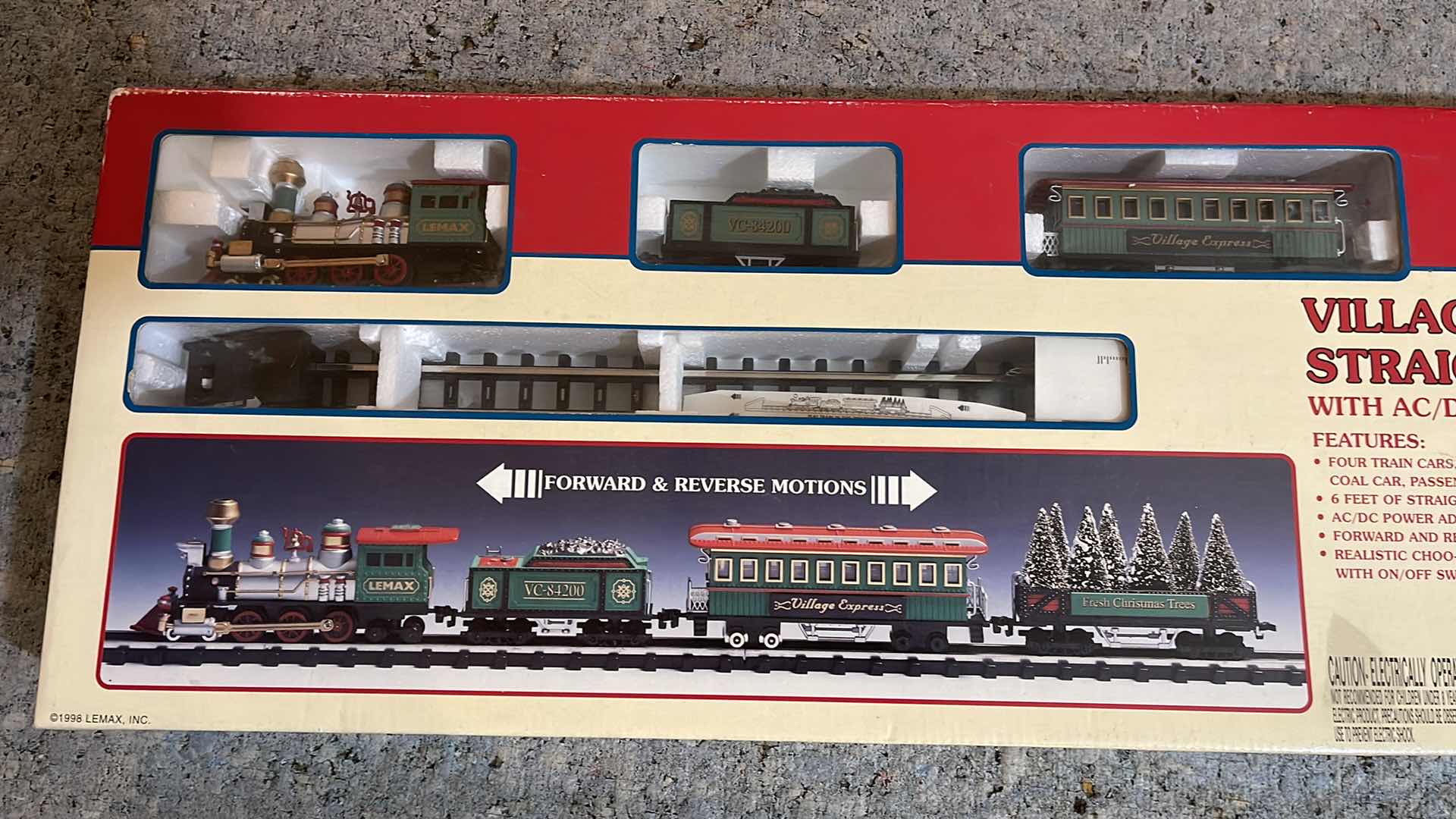 Photo 1 of NIB LEMAX VILLAGE TRAIN AND STRAIGHT TRAIN TRACKS SET 