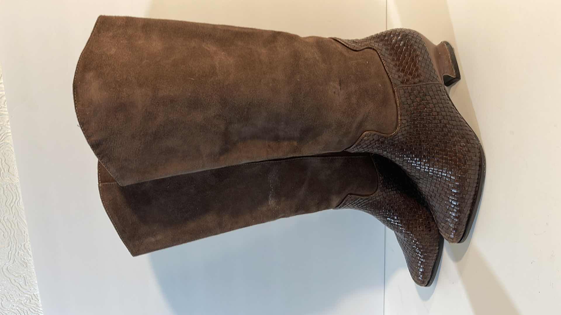 Photo 1 of BOOTS LEATHER SIZE 7.5 