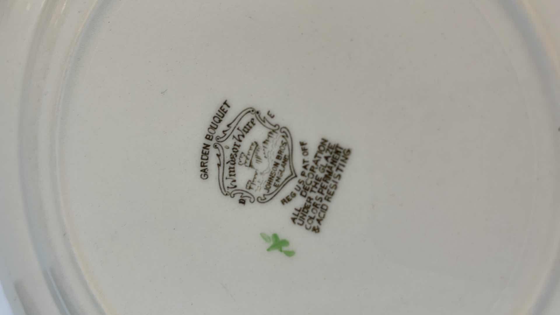 Photo 1 of JOHNSON BROS WINDSOR WARE GARDEN BOUQUET DINNER PLATES SET OF 3