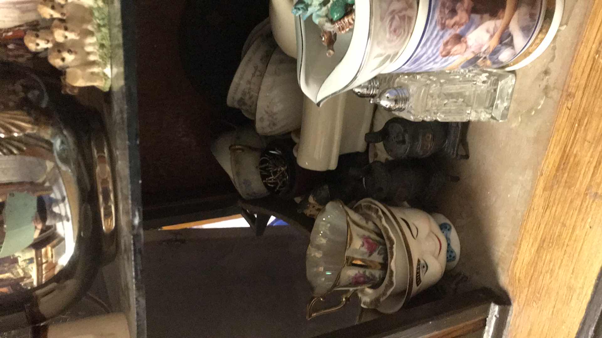 Photo 5 of CONTENTS OF CABINET