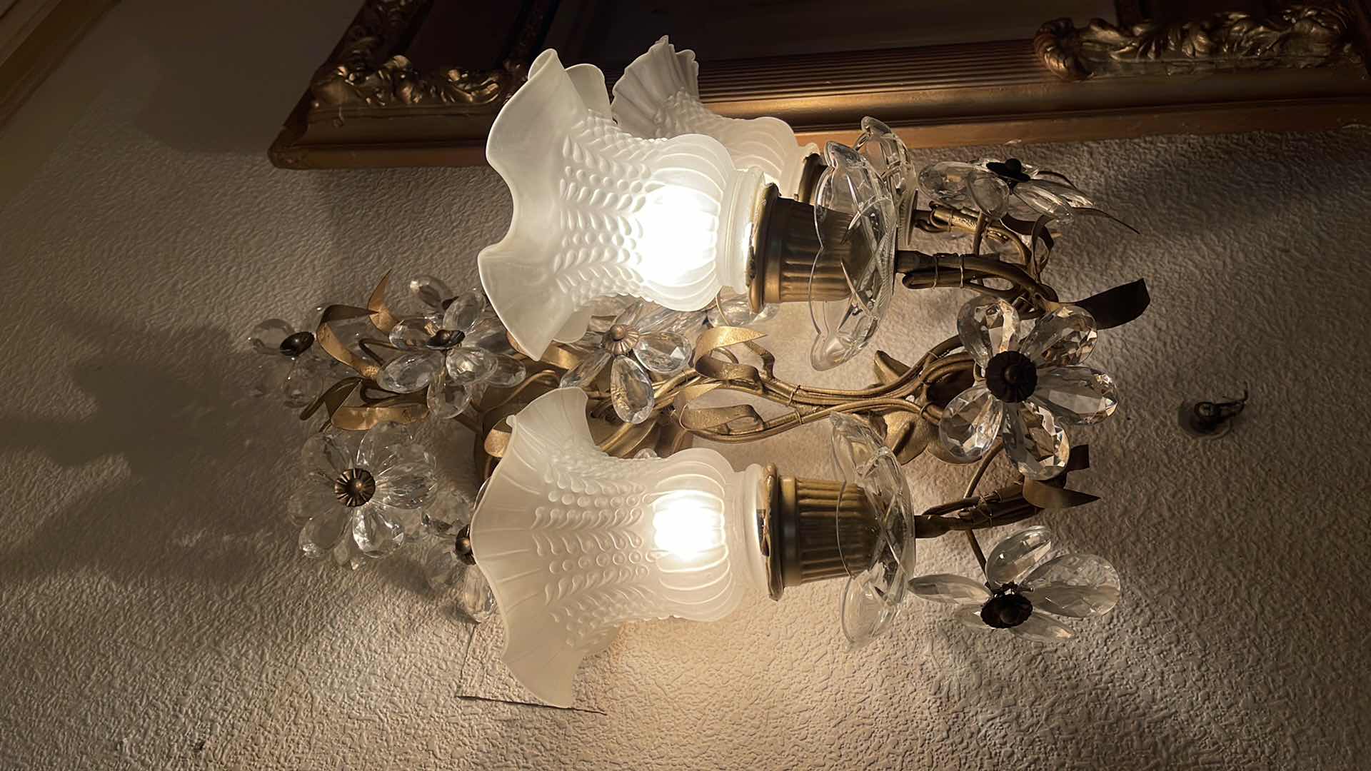 Photo 1 of ANTIQUE FRENCH LOUIS XV BRONZE & CRYSTAL WALL SCONCE
ONE MORE IN THIS AUCTION 

