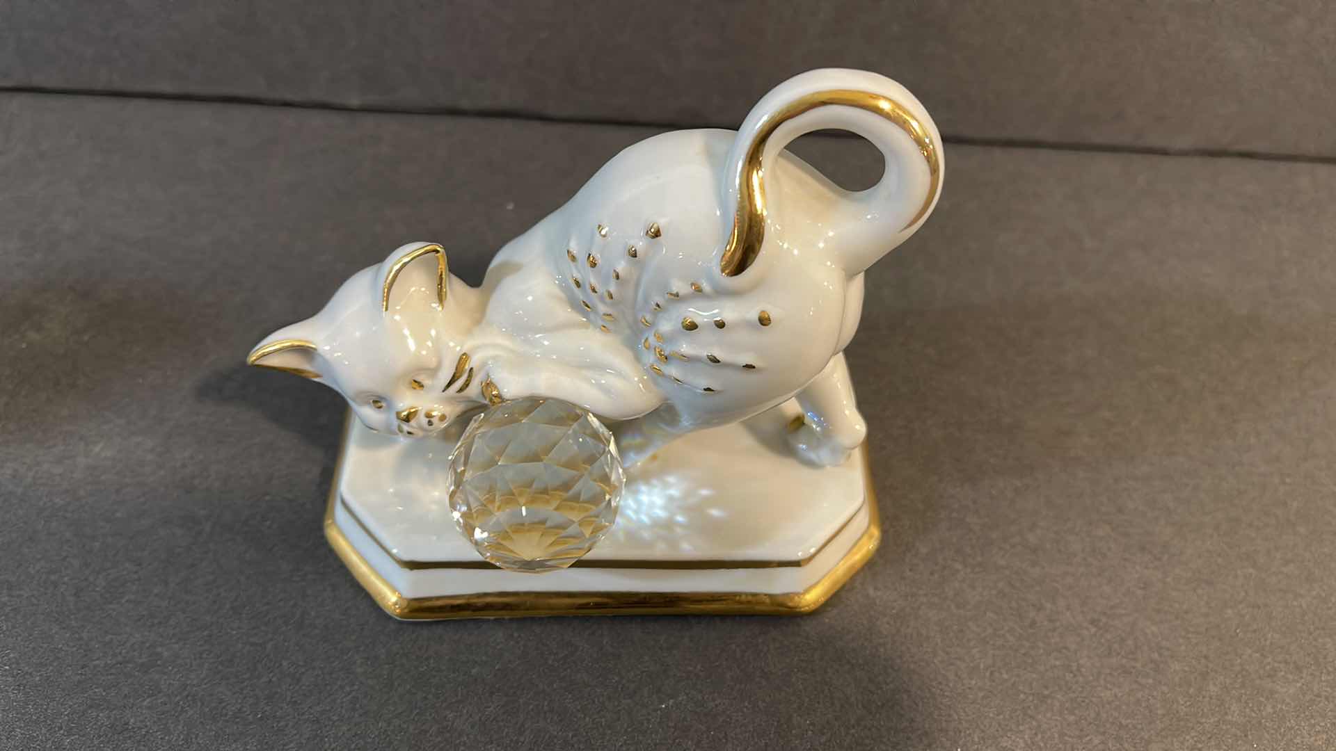 Photo 1 of CAPODIMONTE PORCELAIN WHITE & GOLD CAT WITH SWAROVSKI CRYSTAL BALL MADE IN ITALY