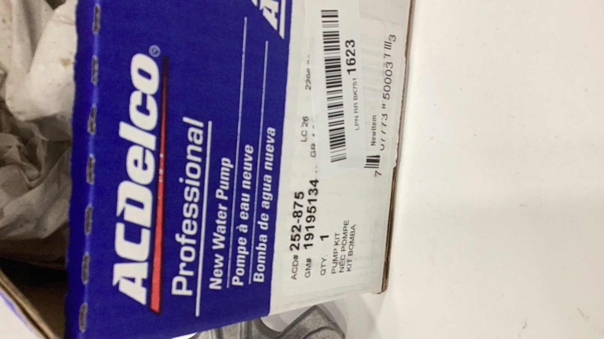 Photo 1 of AC DELCO WATER PUMP GM# 19195134