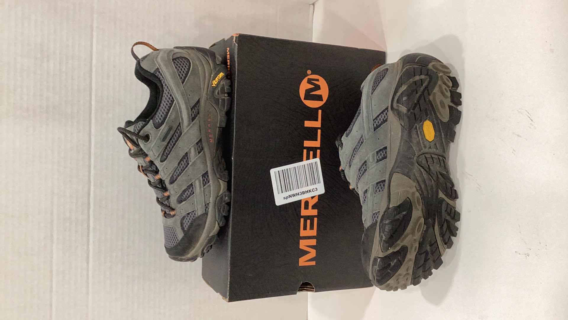 Photo 1 of MERRELL MENS TRAIL SHOE SIZE 10