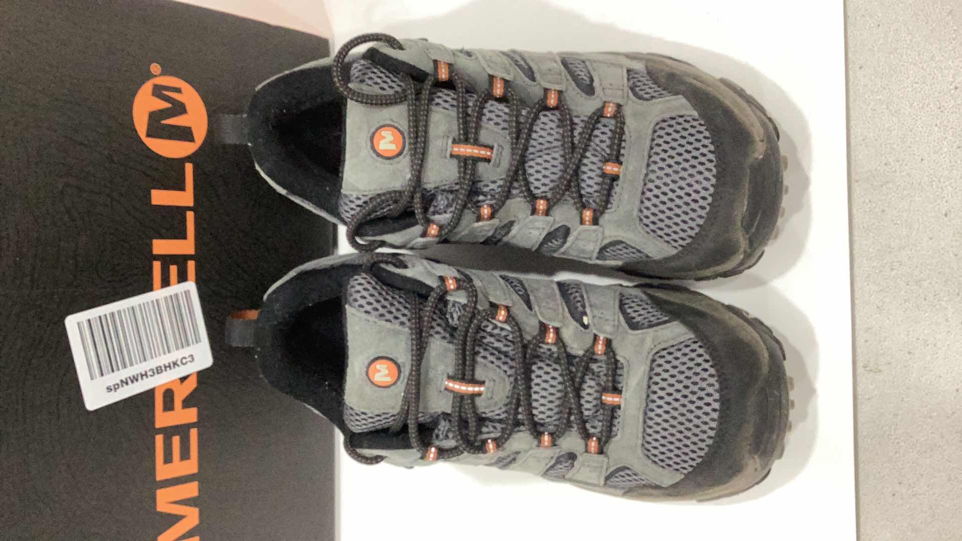 Photo 1 of MERRELL MENS TRAIL SHOE SIZE 10