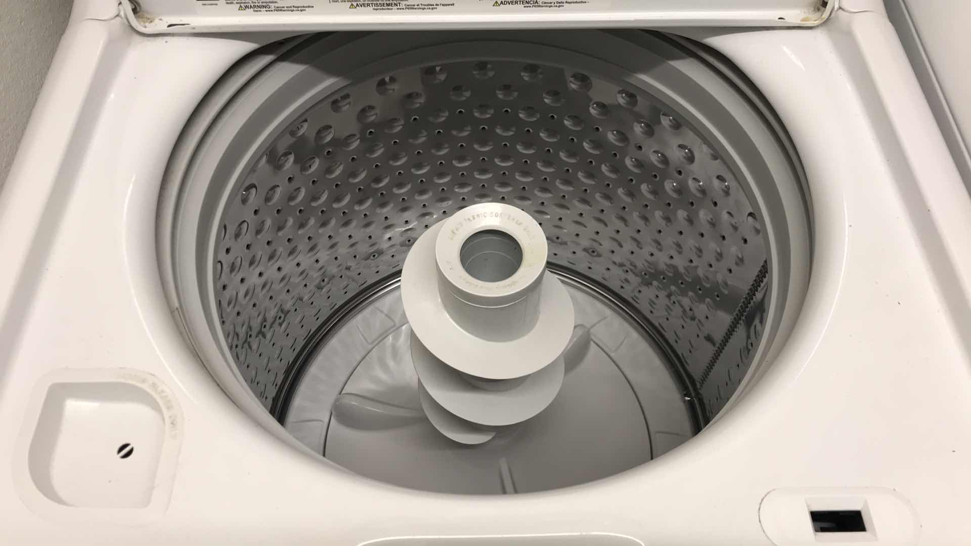 Photo 4 of GE DEEP+ FILL WASH MACHINE - MATCHING DRYER IN AUCTION