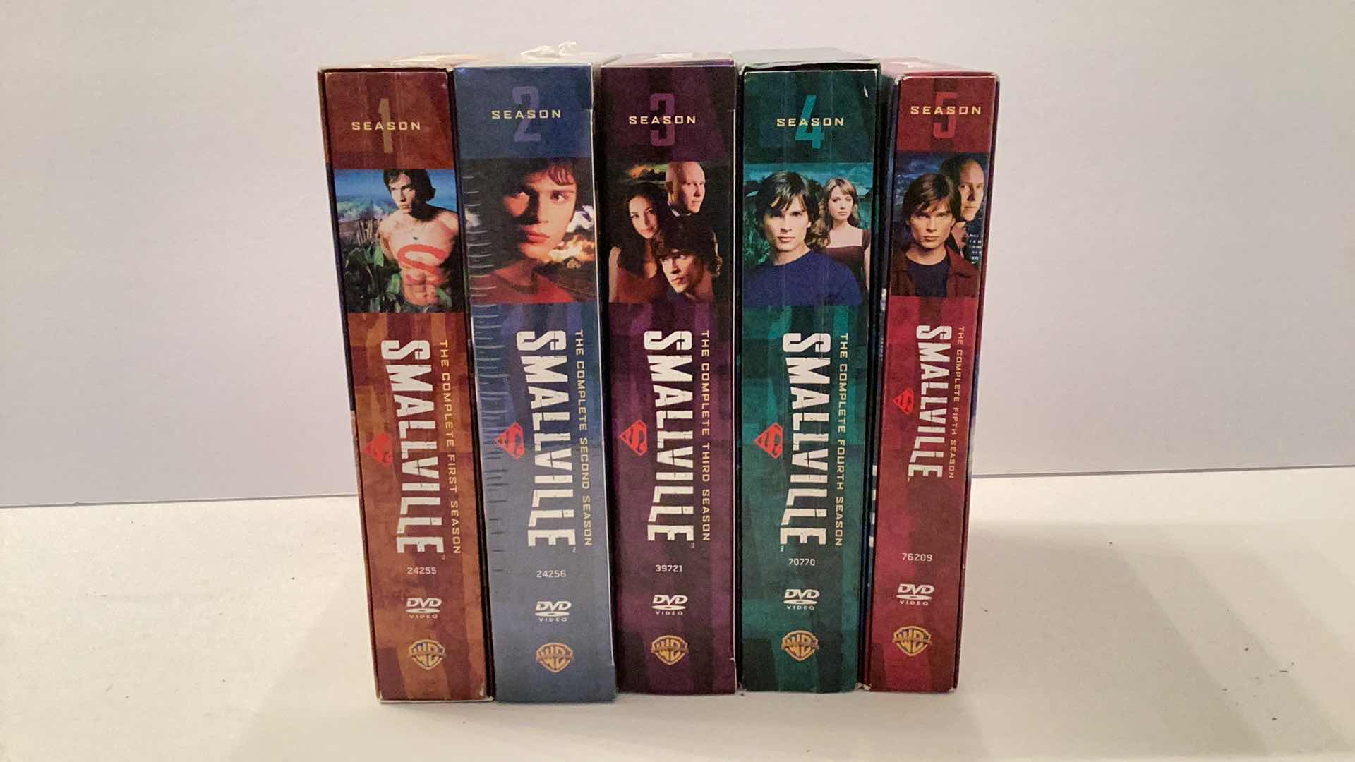 Photo 1 of SMALLVILLE 1-5 BOX SETS