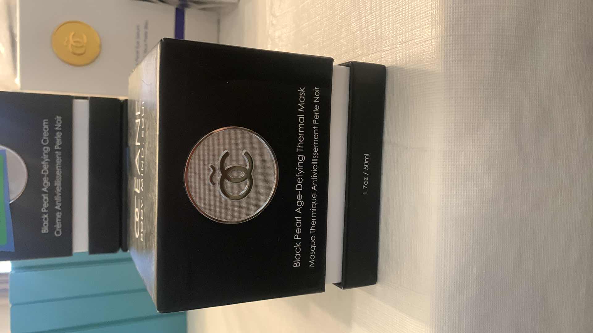 Photo 1 of OCEANE BODY MIND SOUL BLACK PEARL AGE THERMAL MASK