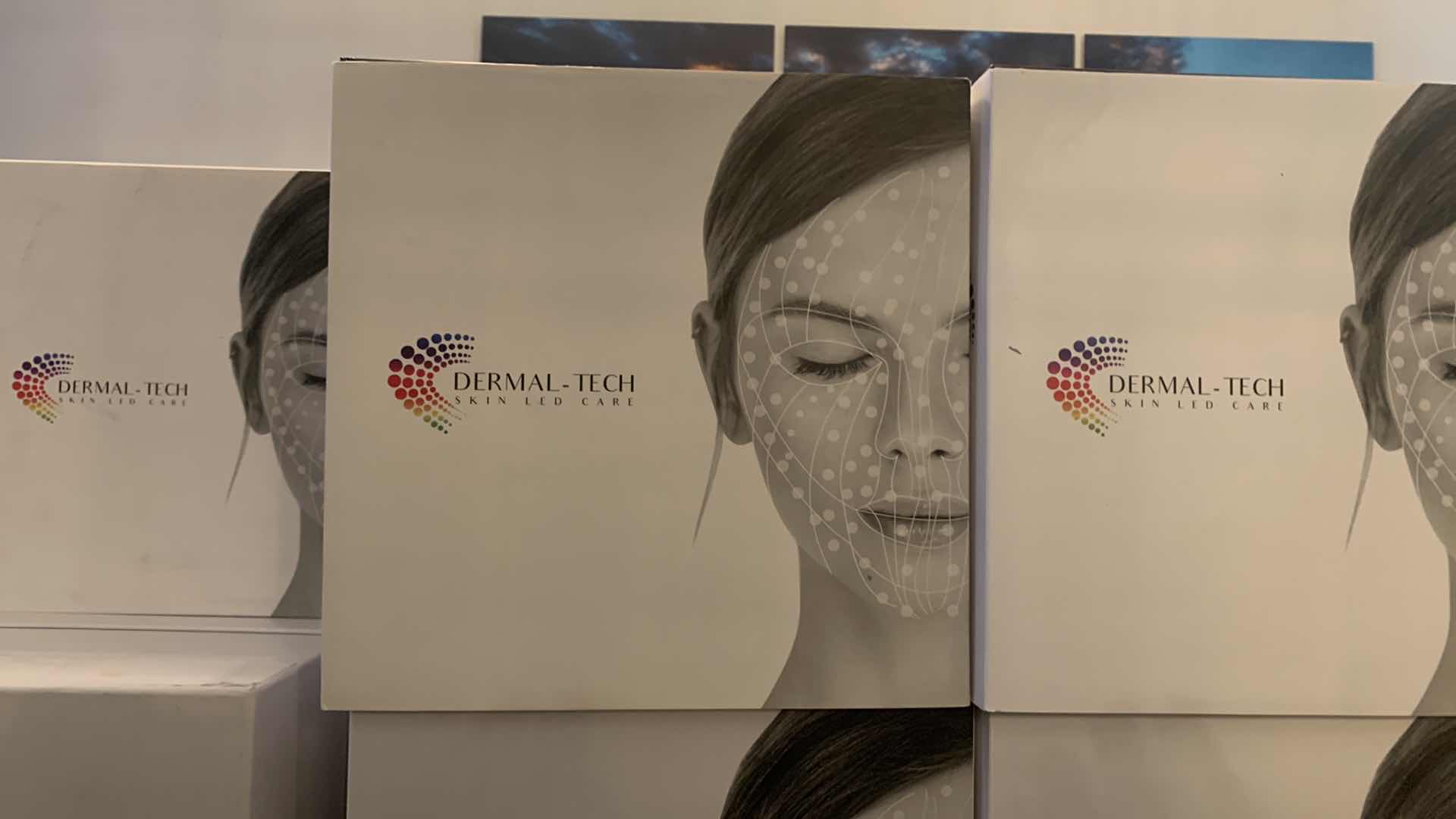 Photo 1 of DERMAL TECH SKIN LED CARE - BLACK $1,200