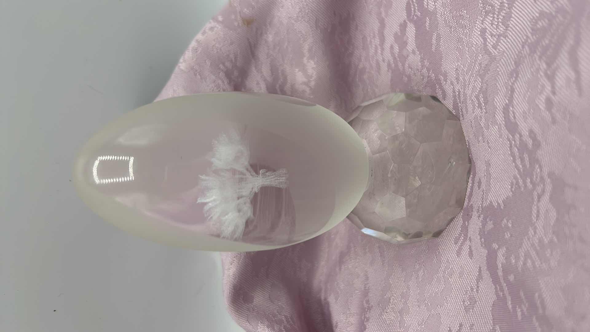 Photo 1 of VINTAGE SORELLE GLASS SCULPTURE WITH ROSE BOUQUET INSIDE H5”