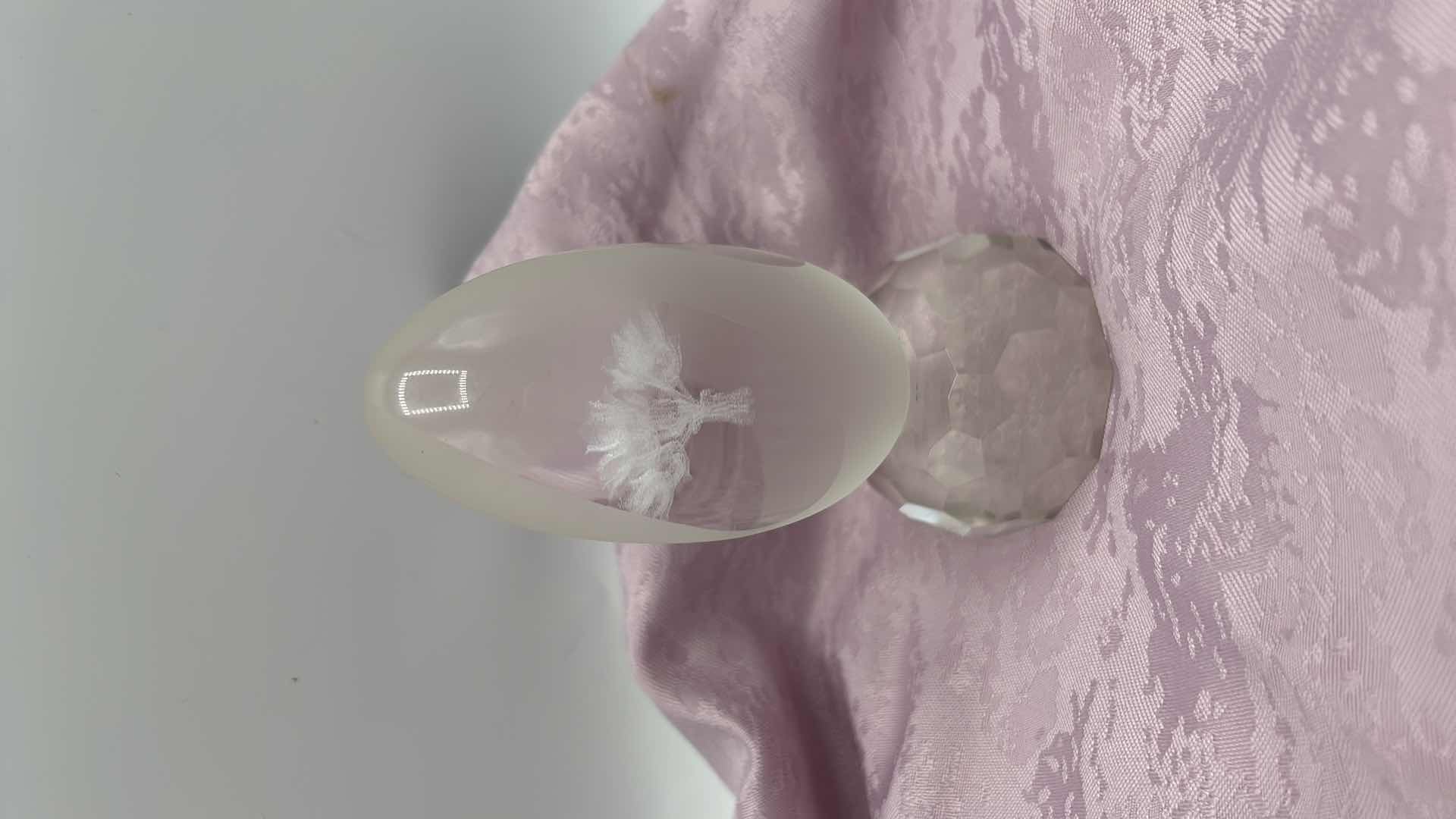 Photo 1 of VINTAGE SORELLE GLASS SCULPTURE WITH ROSE BOUQUET INSIDE H5”