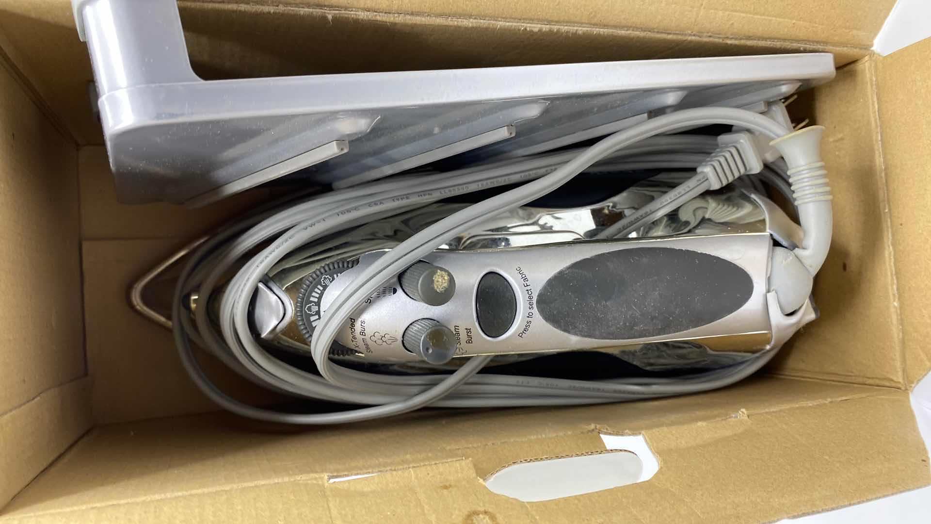 Photo 1 of EURO-PRO THE ACTING WAY STREAM IRON