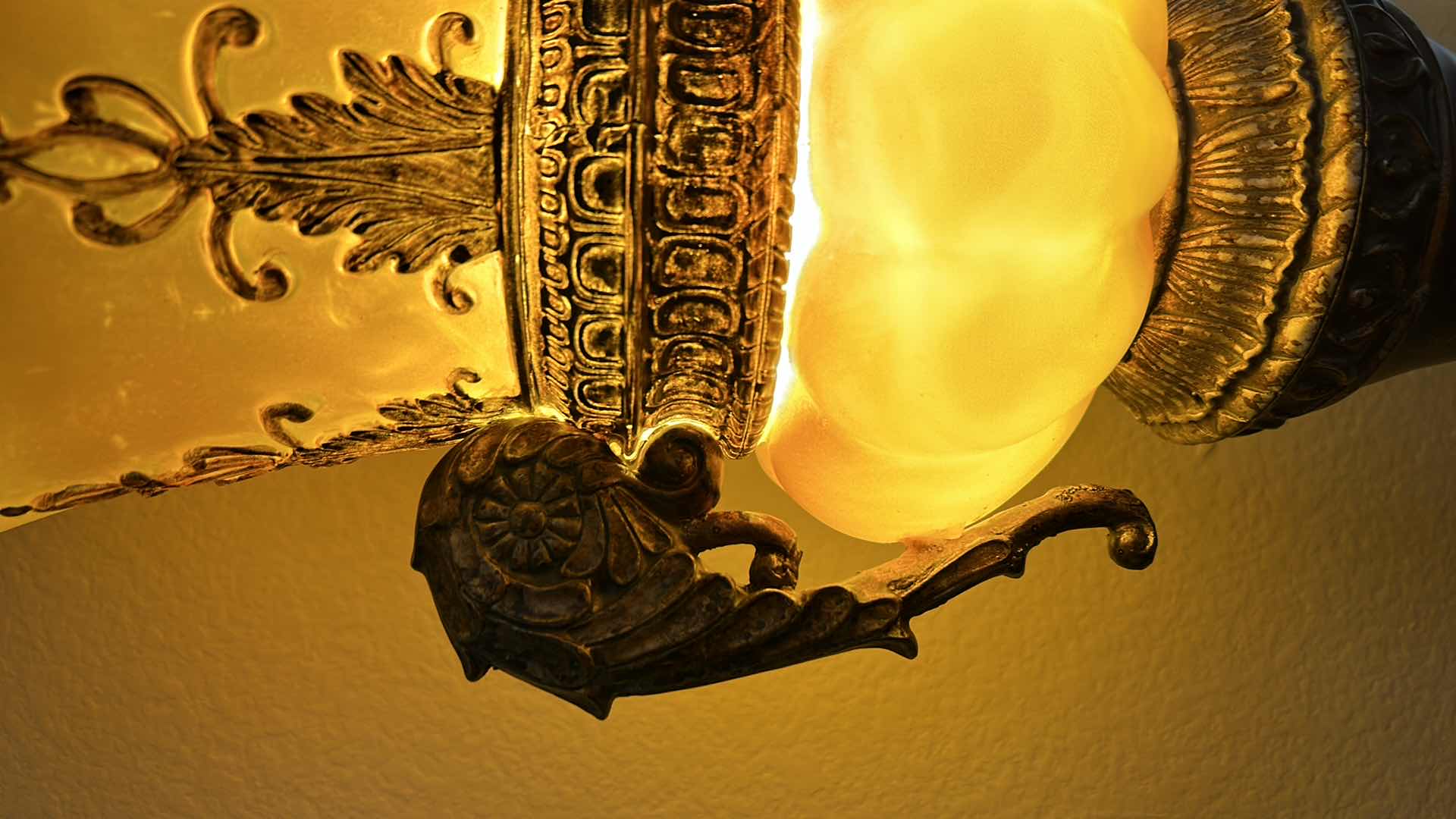 Photo 1 of MEDITERRANEAN STYLE TORCHIERE LAMP H71”