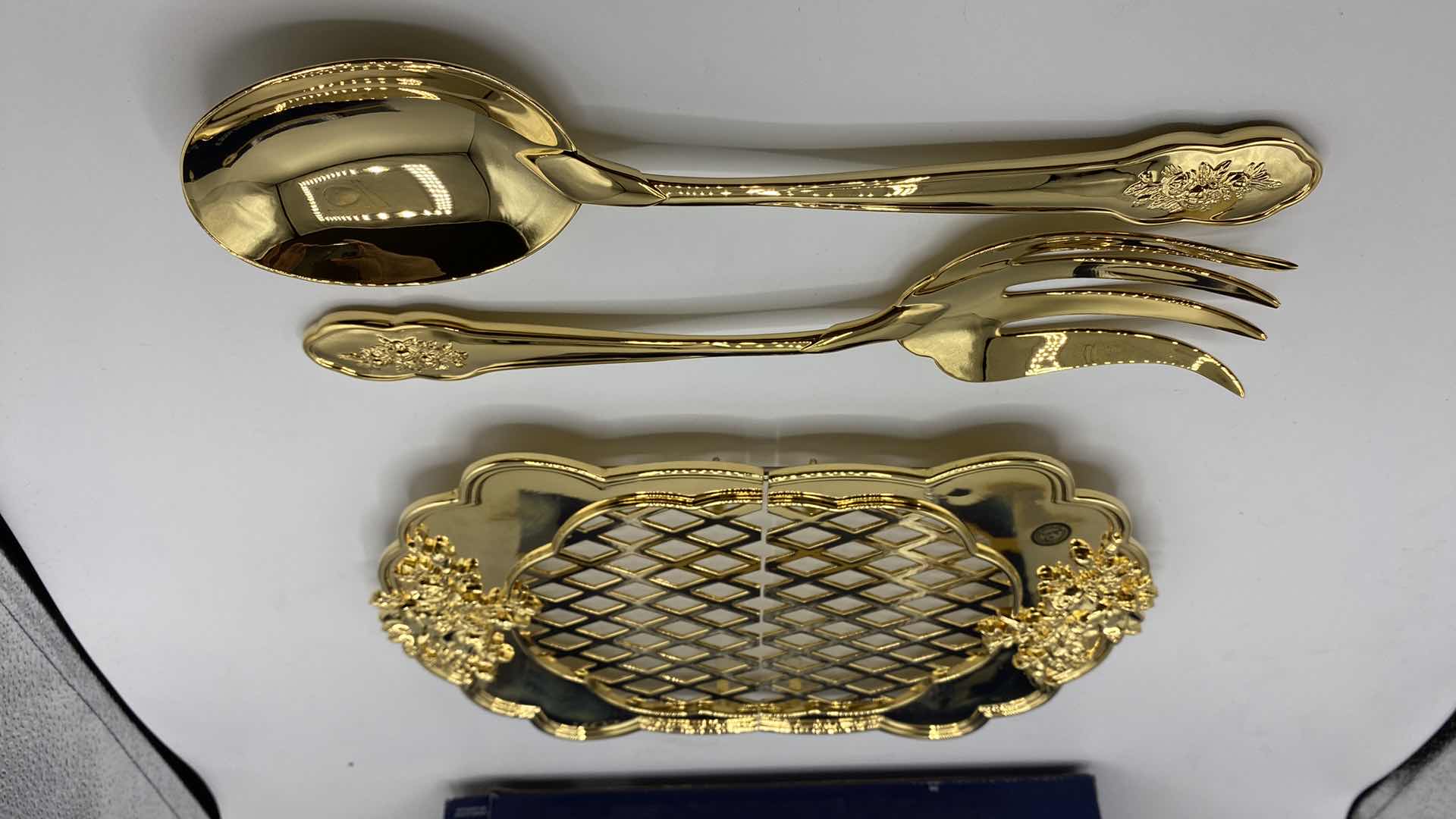 Photo 1 of 3 PIECES ROYAL DOULTON