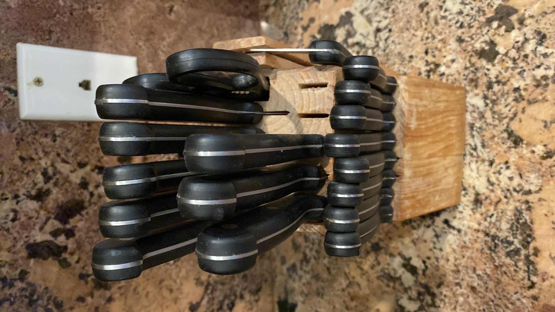 Photo 1 of KNIFE SET WITH BLOCK