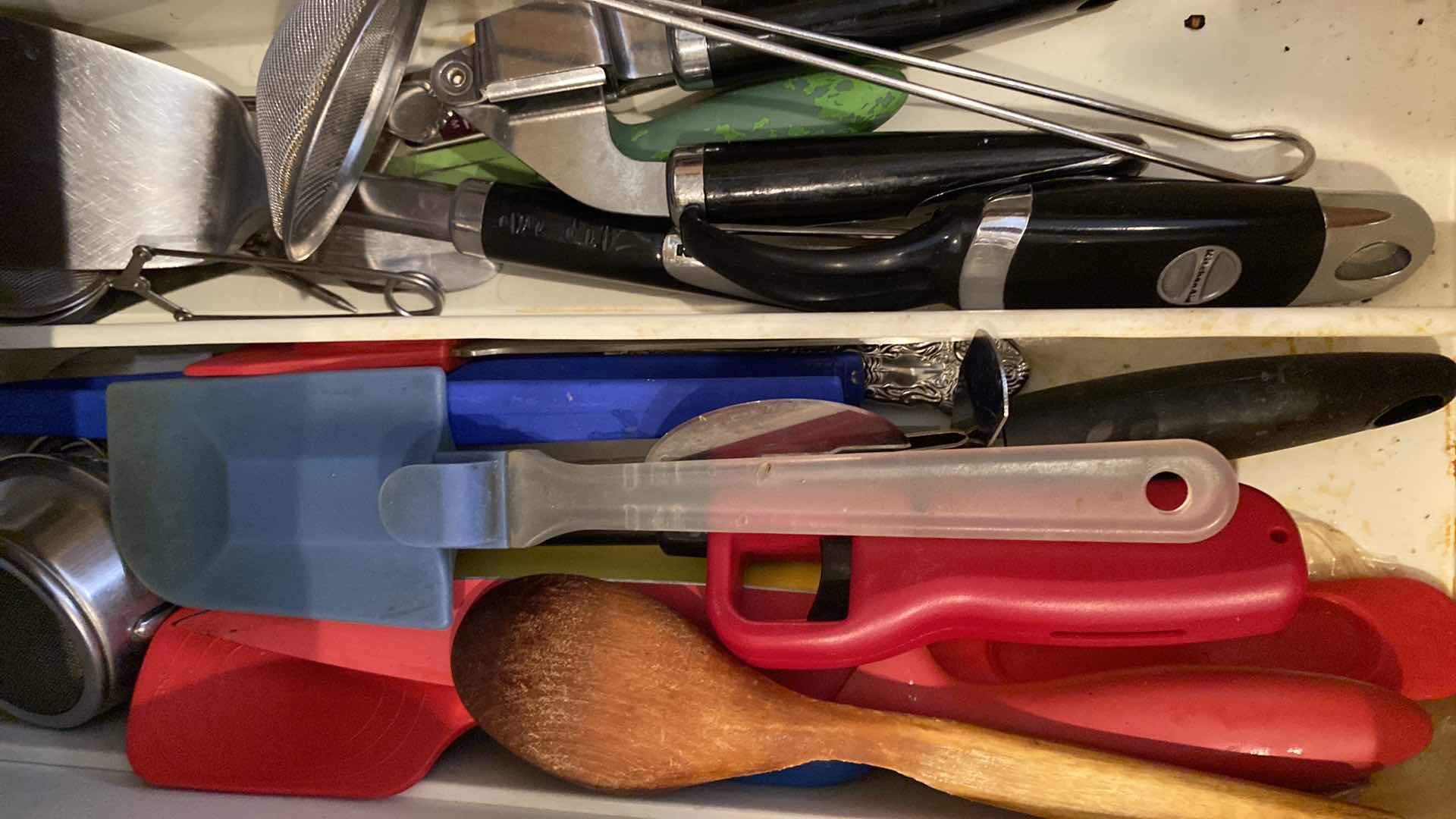 Photo 1 of CONTENTS OF KITCHEN DRAWER SILVERWARE