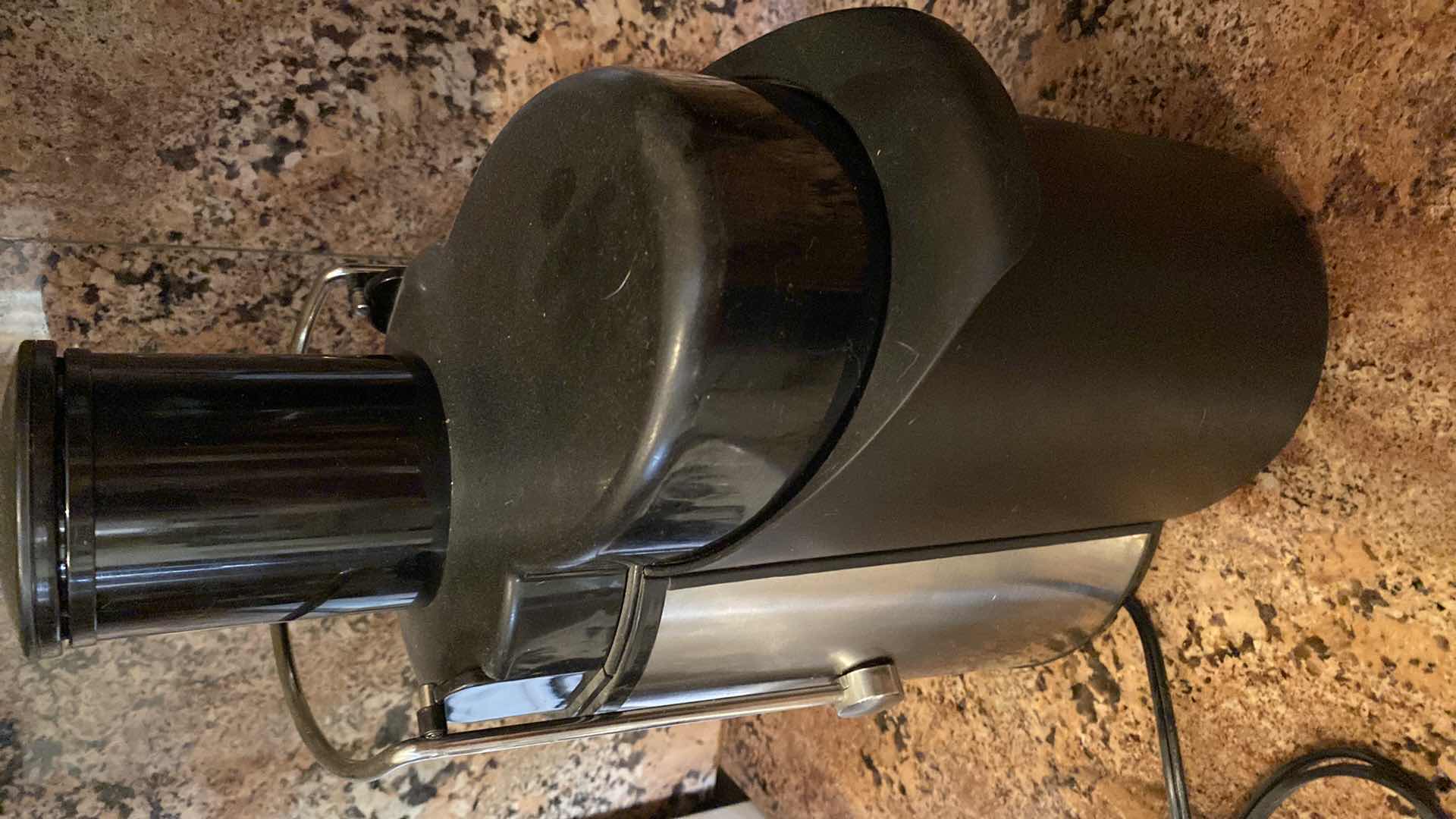 Photo 1 of THE SHARPER IMAGE JUICER