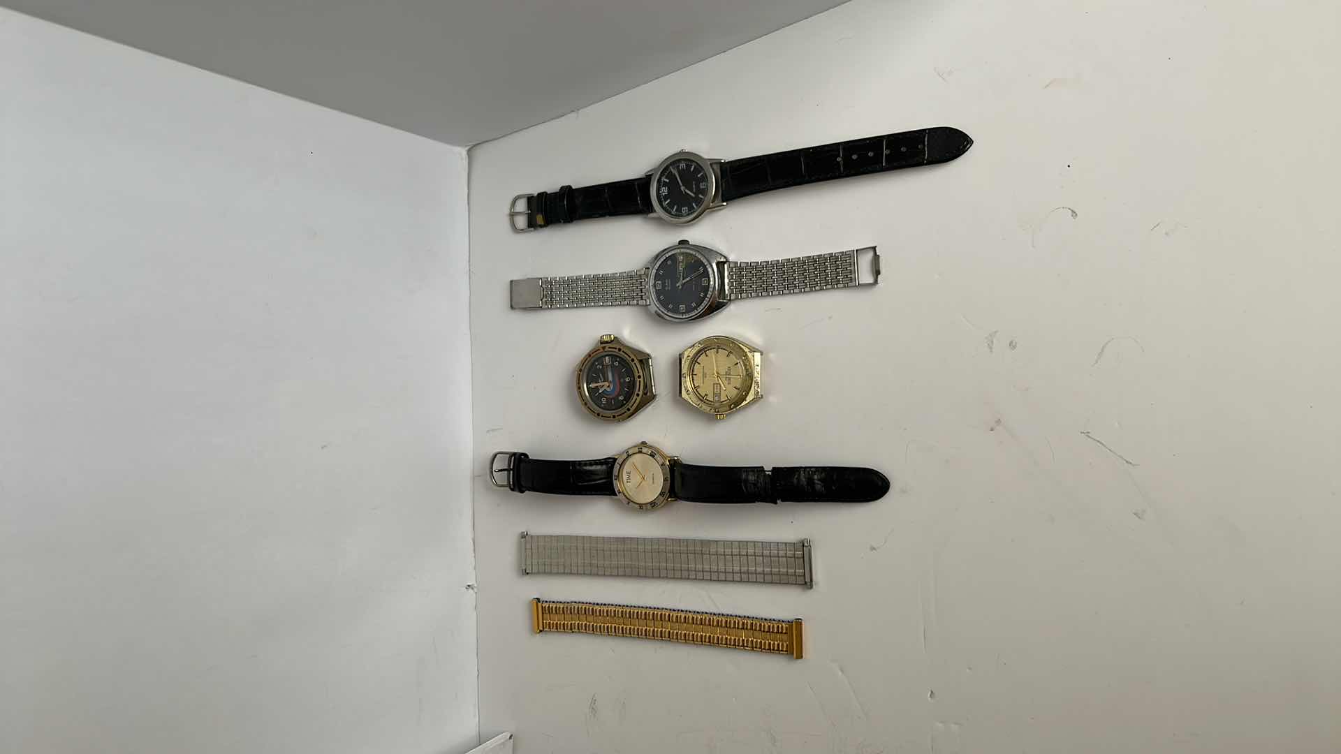 Photo 1 of MENS WATCH ASSORTMENT