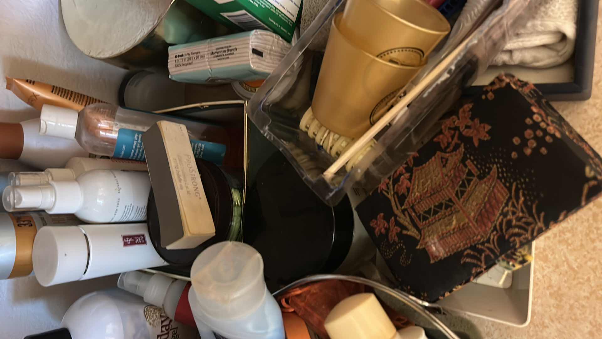 Photo 1 of CONTENTS OF CABINET