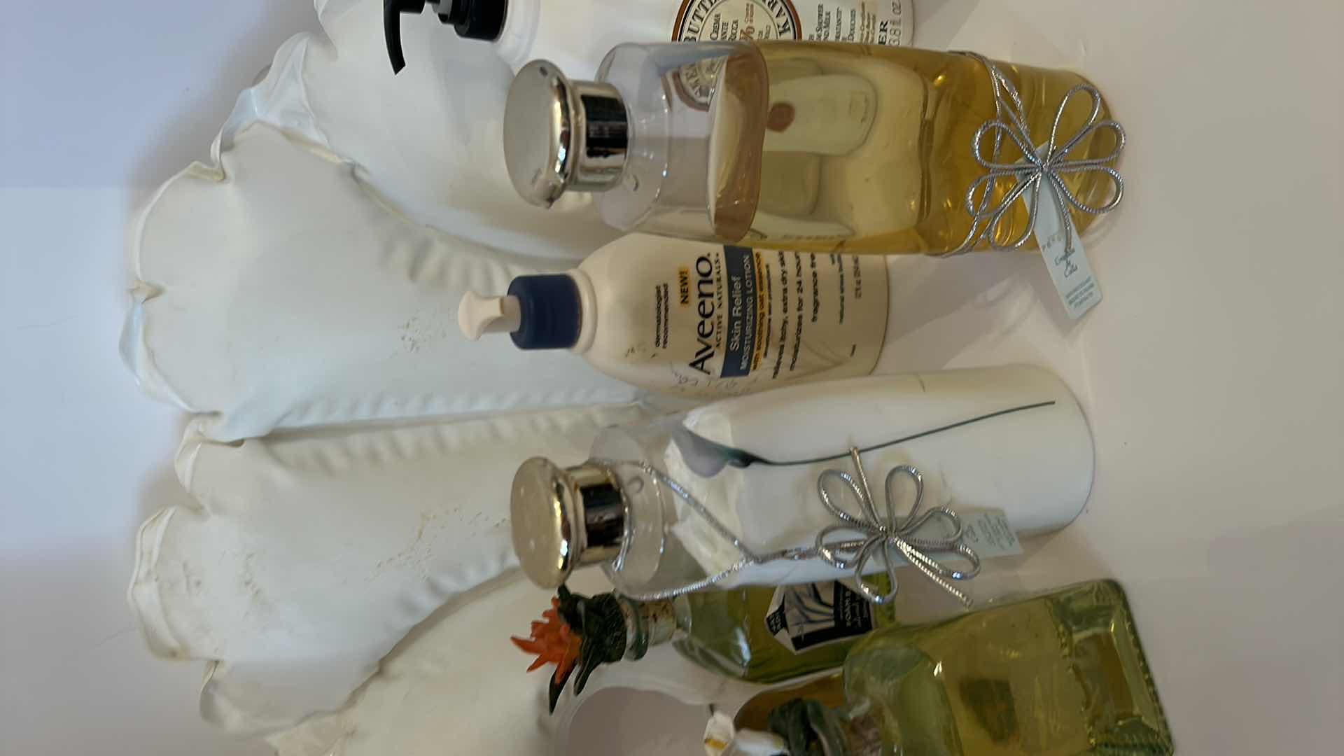 Photo 1 of BATHROOM ASSORTMENT