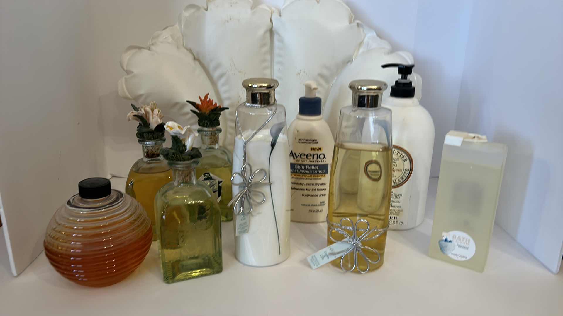 Photo 1 of BATHROOM ASSORTMENT