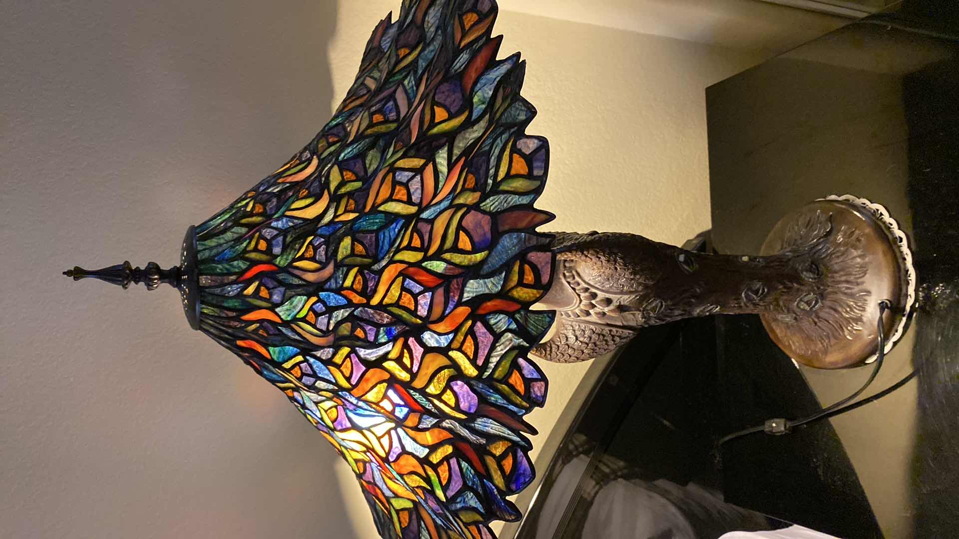 Photo 1 of STAINED GLASS TABLE LAMP H34”