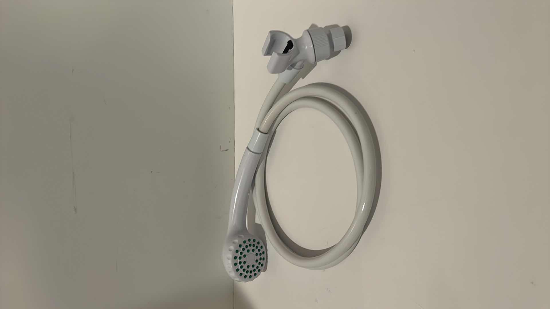 Photo 6 of BATHROOM AND LINEN ASSORTMENT