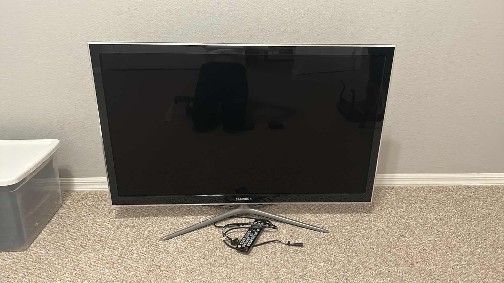 Photo 1 of 46” SAMSUNG FLATSCREEN TV WITH REMOTE