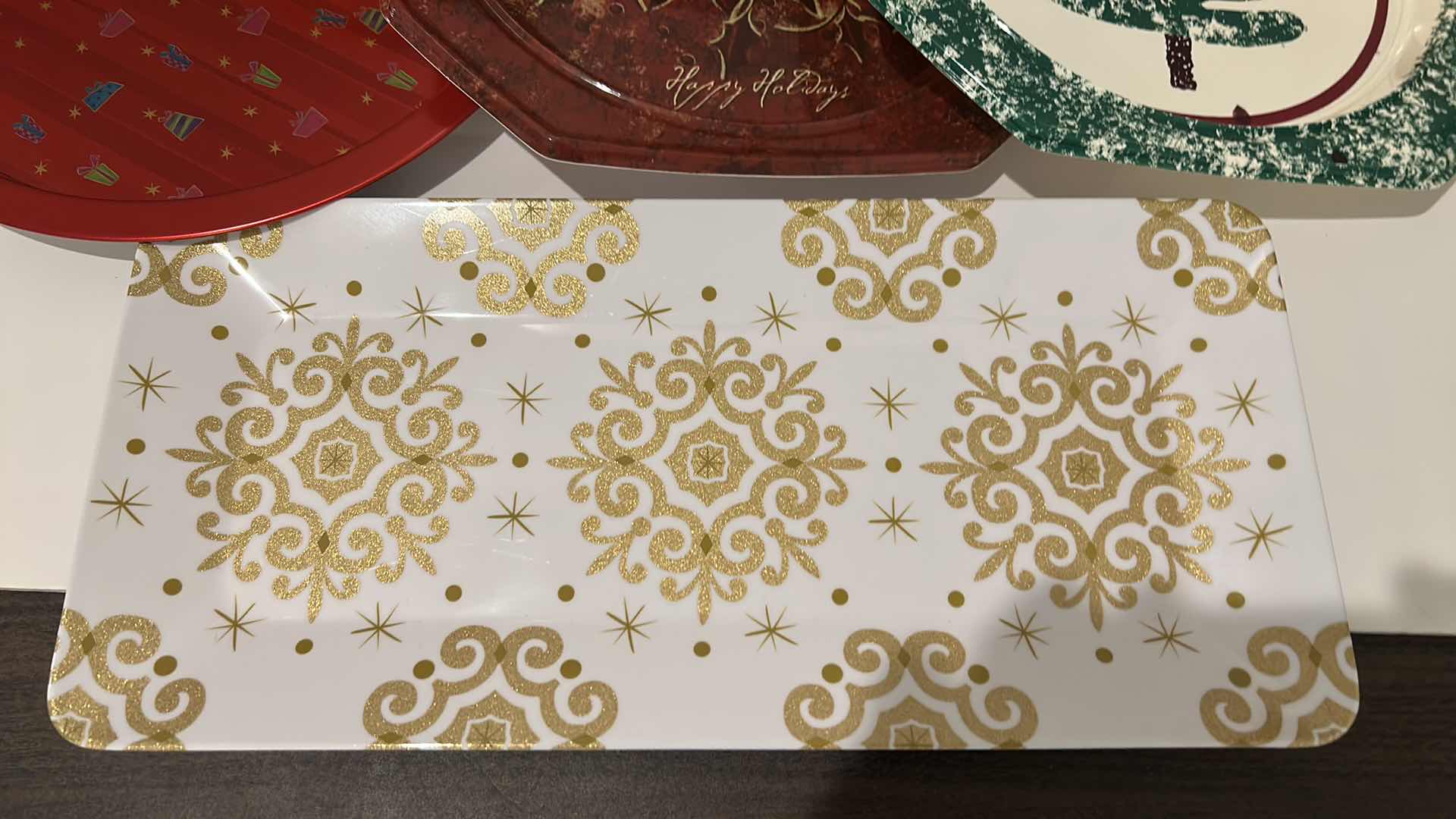 Photo 1 of 4 GOLD CHARGERS AND 4 HOLIDAY TRAYS