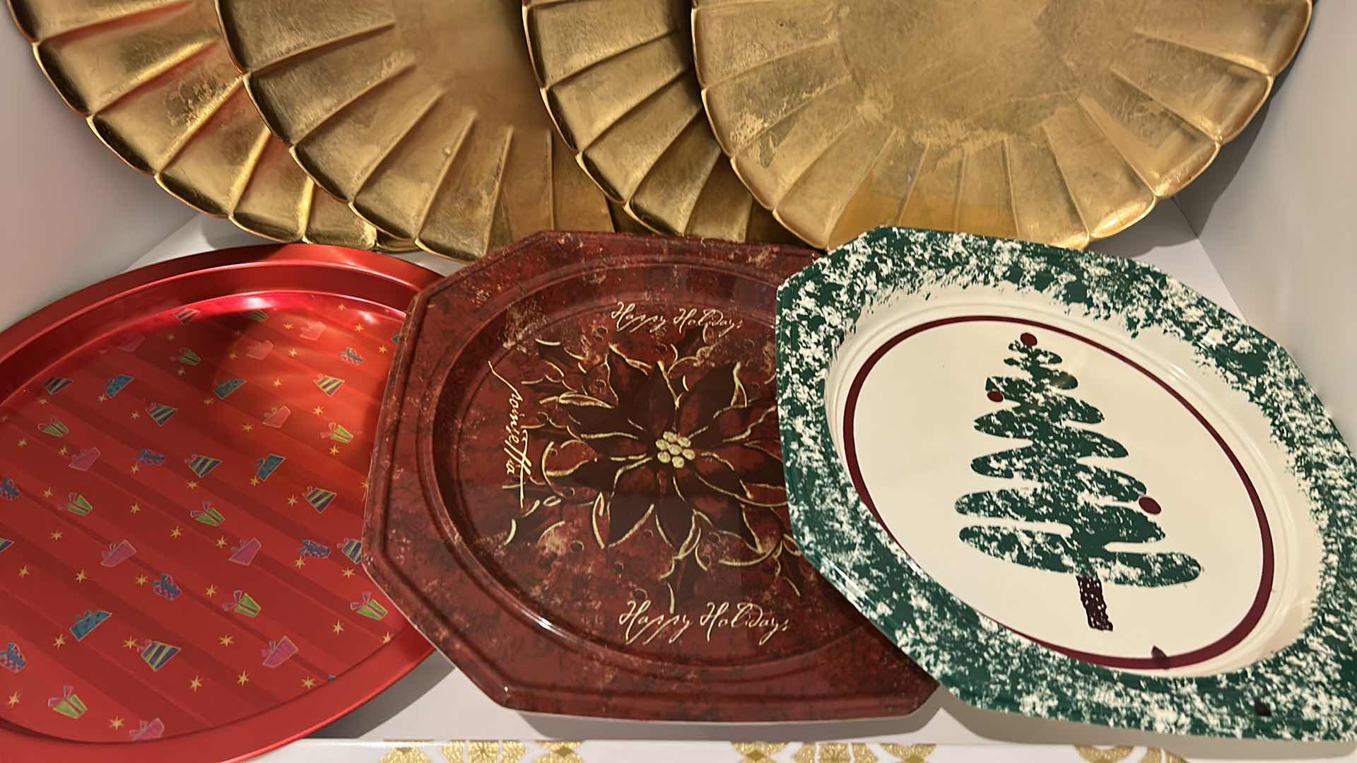 Photo 1 of 4 GOLD CHARGERS AND 4 HOLIDAY TRAYS