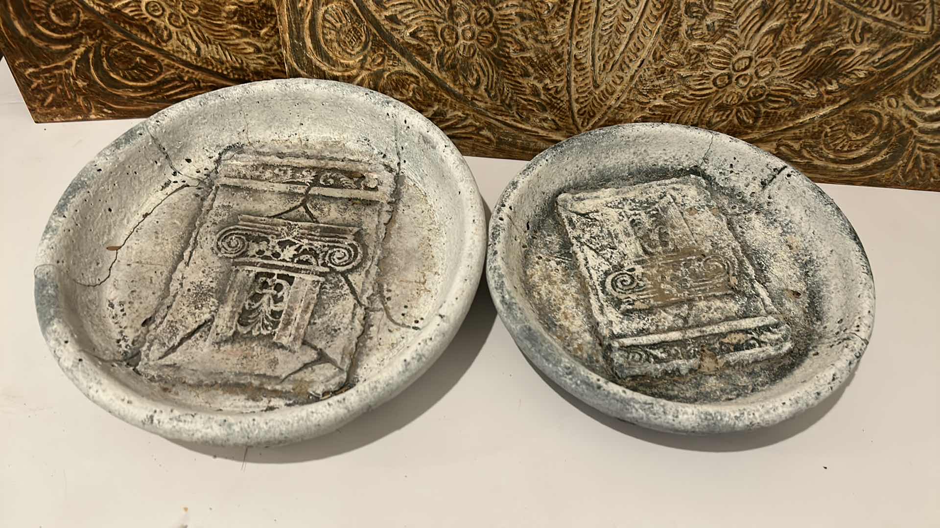 Photo 1 of 6 PIECE OUTDOOR DECOR ASSORTMENT, TINS 18.5” x 18.5”