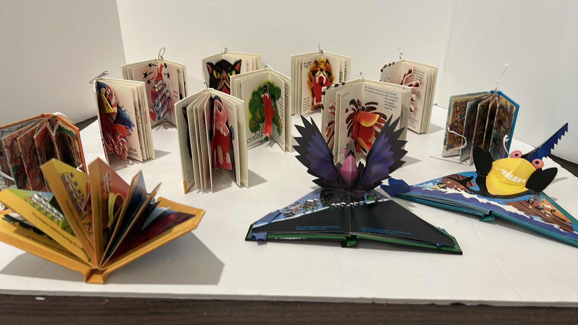 Photo 7 of 14 COLLECTIBLE CHILDRENS POP UP BOOKS