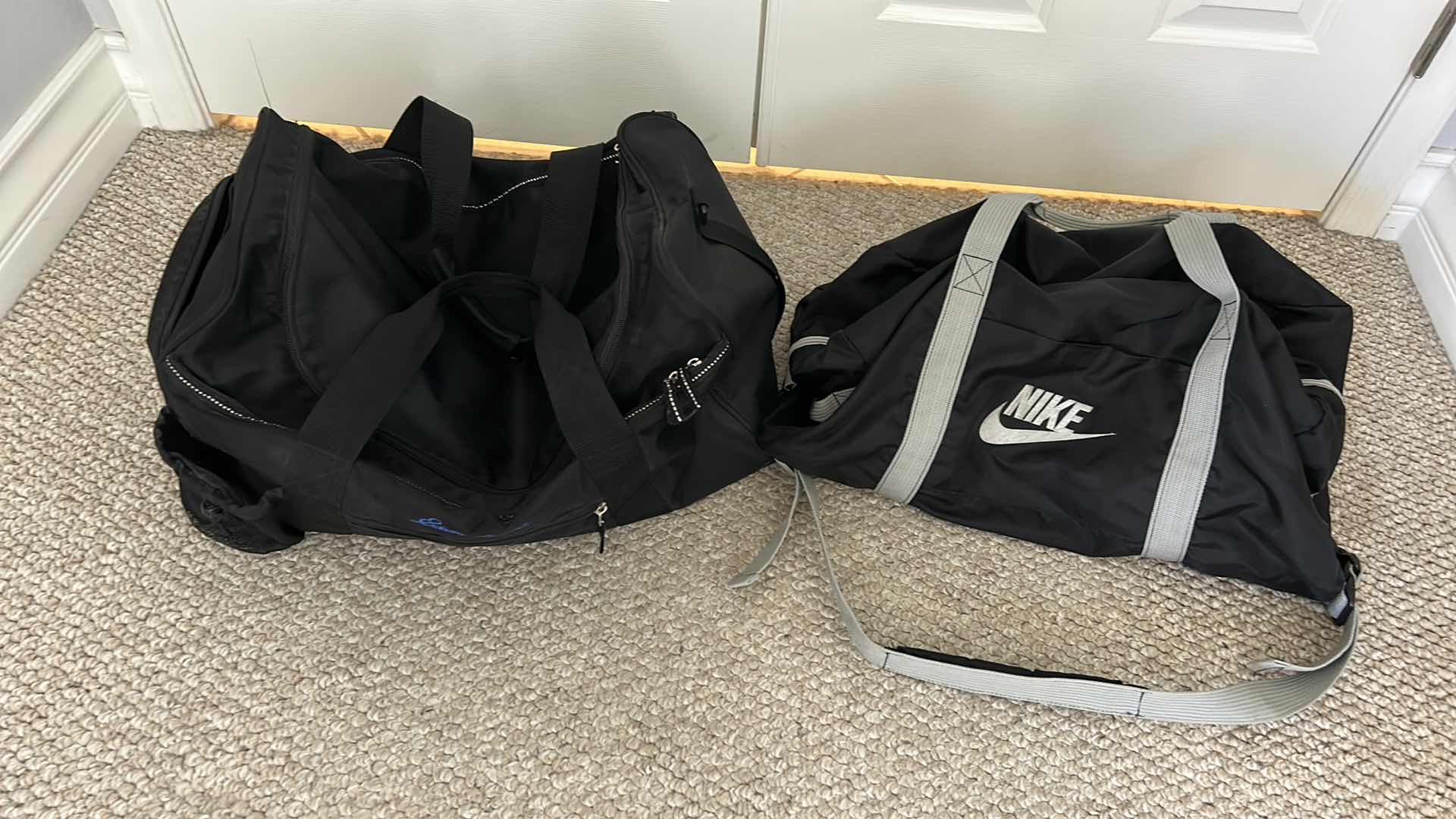 Photo 5 of 4 PIECE TRAVEL SET / 2 ORIGINAL BALLISTIC SUITCASES AND 2 BAGS