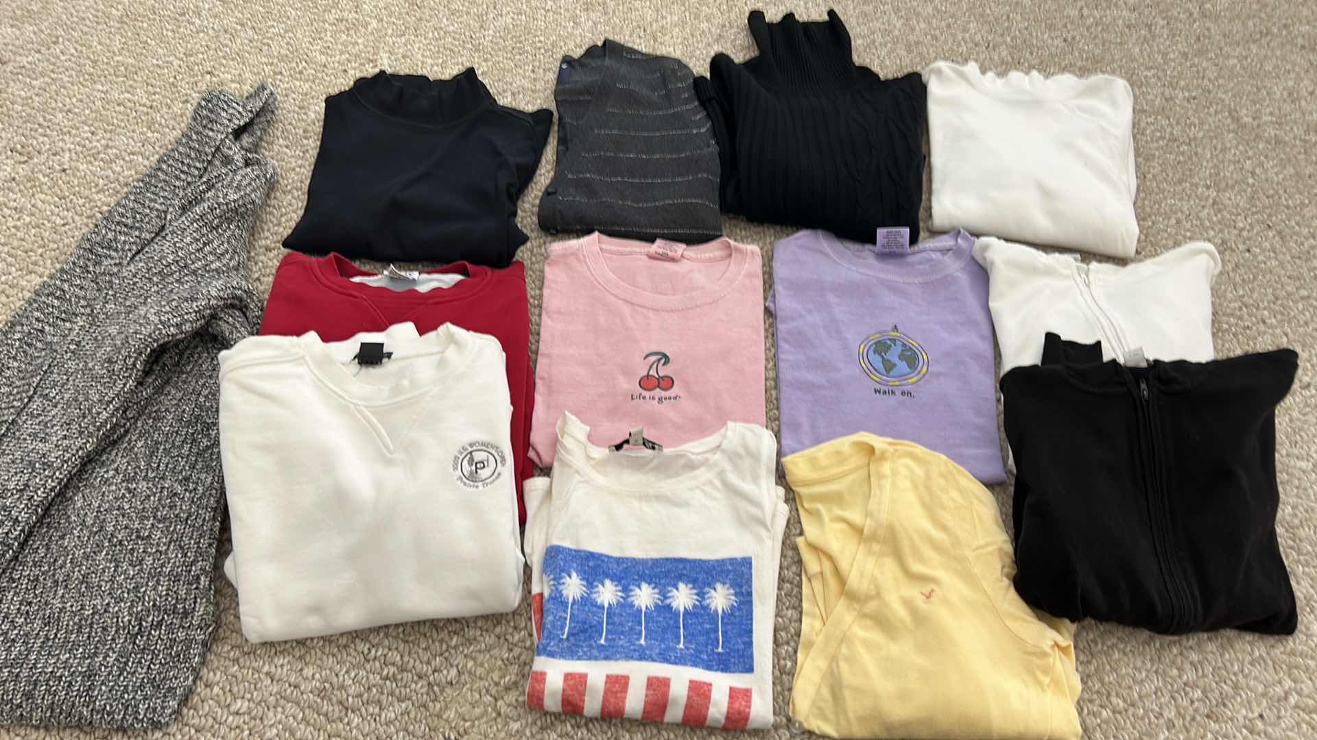 Photo 1 of WOMENS SMALL AND EXTRA SMALL CLOTHING ASSORTMENT ( AMERICAN EAGLE, TALBOTS AND MORE)