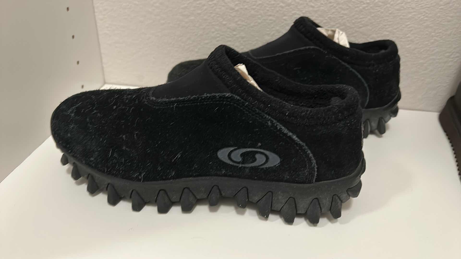 Photo 5 of 3 PAIRS OF WOMENS SNOW BOOTS AND SHOES SIZE 7.5