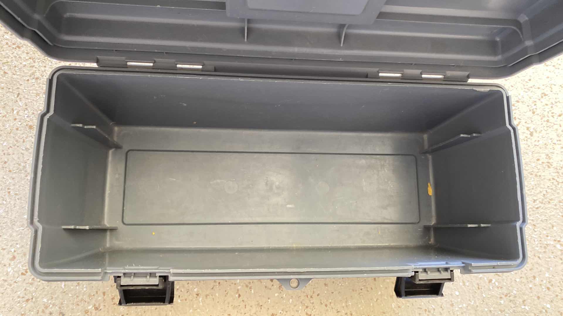 Photo 4 of TOOL BOX (NO TOOLS)