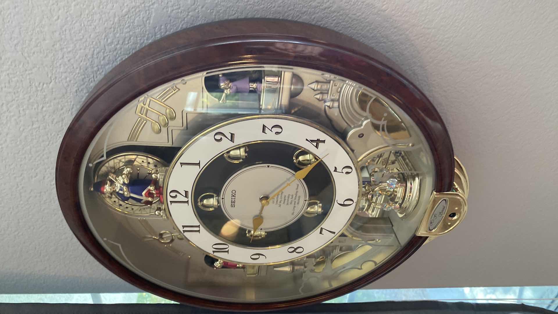 Photo 1 of SEIKO MUSICAL CLOCK PLAYS 8 BEATLES SONGS 14” X 17”