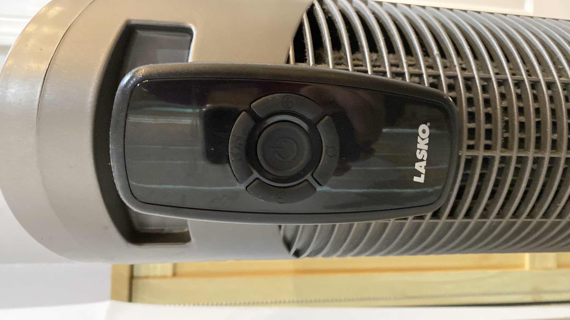 Photo 1 of LASKO AIR FILTER MACHINE WITH REMOTE