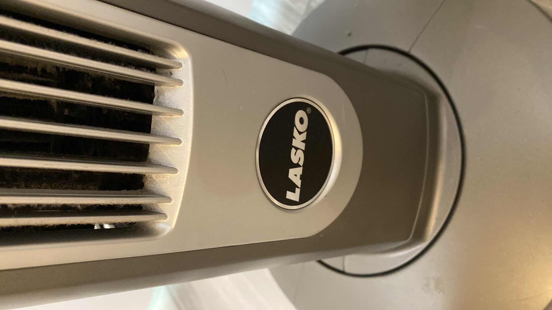 Photo 1 of LASKO AIR FILTER MACHINE WITH REMOTE